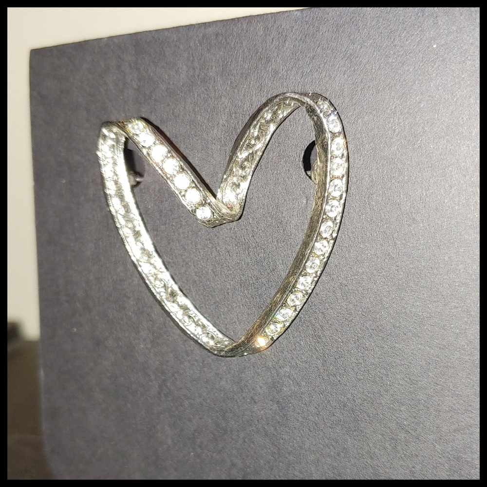 Vintage Rhinestone Heart Brooch - Picture 2 of 4